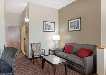 Best Western Plus Bradbury Inn & Suites hotel thumbnail 6