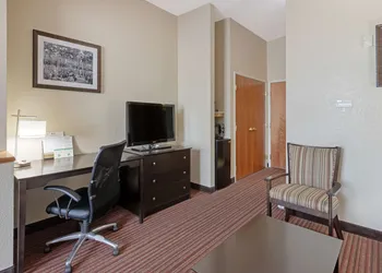 Best Western Plus Bradbury Inn & Suites hotel thumbnail 7