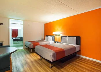 Motel 6 Tifton, GA hotel thumbnail 8