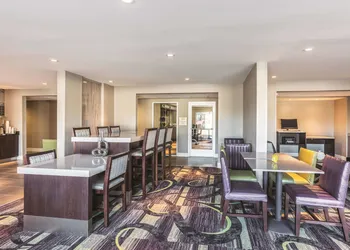 La Quinta Inn & Suites by Wyndham Atlanta Midtown - Buckhead hotel thumbnail 4
