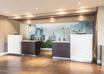 La Quinta Inn & Suites by Wyndham Atlanta Midtown - Buckhead hotel thumbnail 5