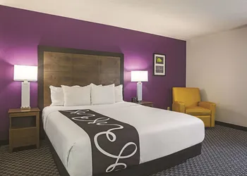 La Quinta Inn & Suites by Wyndham Atlanta Midtown - Buckhead hotel thumbnail 7