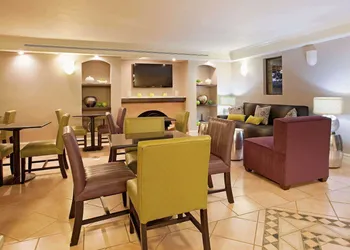 La Quinta Inn & Suites by Wyndham Denver Golden hotel thumbnail 2