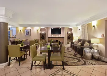La Quinta Inn & Suites by Wyndham Denver Golden hotel thumbnail 3