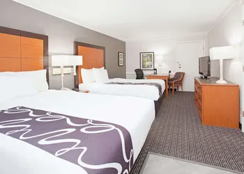 La Quinta Inn & Suites by Wyndham Denver Golden hotel thumbnail 6
