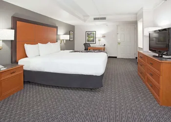 La Quinta Inn & Suites by Wyndham Denver Golden hotel thumbnail 7