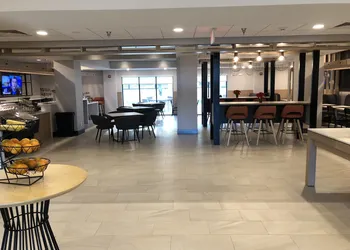 Holiday Inn Cleveland by IHG hotel thumbnail 2