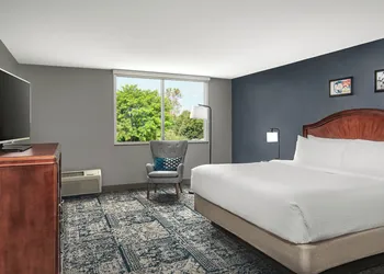 Four Points by Sheraton Kalamazoo hotel thumbnail 8