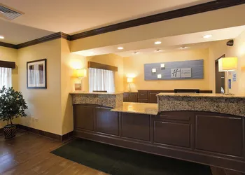 Holiday Inn Express & Suites Chicago-Deerfield/Lincolnshire by IHG hotel thumbnail 2