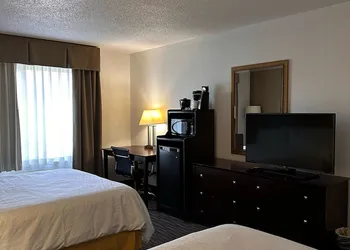 Holiday Inn Express & Suites Chicago-Deerfield/Lincolnshire by IHG hotel thumbnail 5