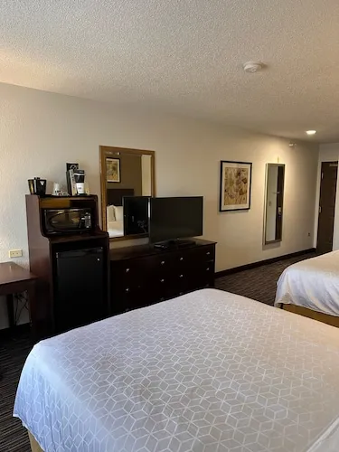 Holiday Inn Express & Suites Chicago-Deerfield/Lincolnshire by IHG hotel detail image 6