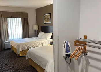 Holiday Inn Express & Suites Chicago-Deerfield/Lincolnshire by IHG hotel thumbnail 8
