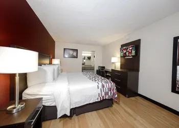 Red Roof Inn Atlanta - Suwanee/ Mall of Georgia hotel thumbnail 7