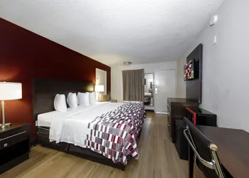 Red Roof Inn Atlanta - Suwanee/ Mall of Georgia hotel thumbnail 8