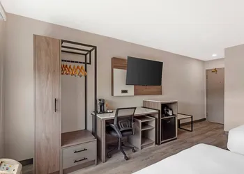 Comfort Inn hotel thumbnail 4