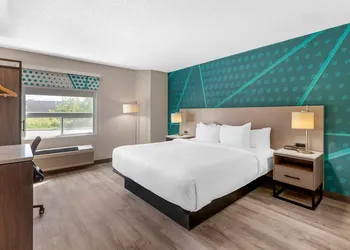 Comfort Inn hotel thumbnail 6