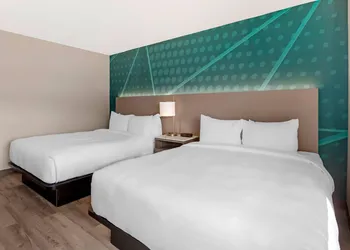 Comfort Inn hotel thumbnail 3