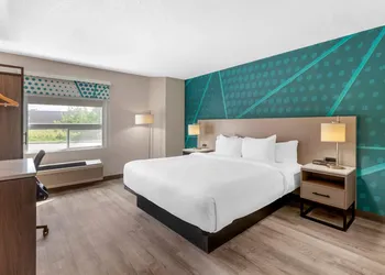 Comfort Inn hotel thumbnail 6