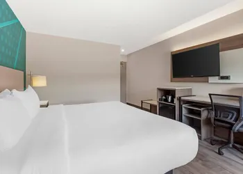 Comfort Inn hotel thumbnail 7