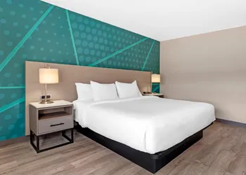 Comfort Inn hotel thumbnail 8