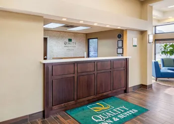 Quality Inn & Suites Olde Town hotel thumbnail 2