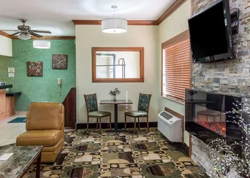 Quality Inn at Collins Road - Cedar Rapids hotel thumbnail 3