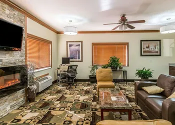 Quality Inn at Collins Road - Cedar Rapids hotel thumbnail 4