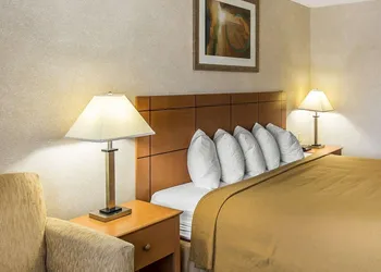 Quality Inn at Collins Road - Cedar Rapids hotel thumbnail 8