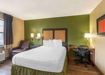 Extended Stay America Suites Chicago Woodfield Mall hotel thumbnail 4