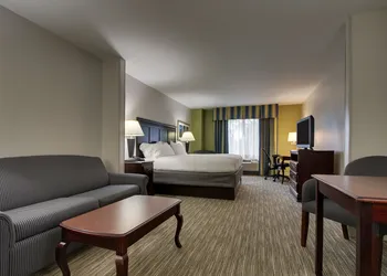 Holiday Inn Express Hotel & Suites Middleboro Raynham by IHG hotel thumbnail 5