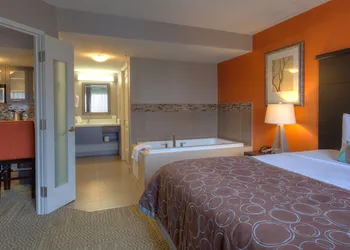 Staybridge Suites Hamilton Downtown by IHG hotel thumbnail 5