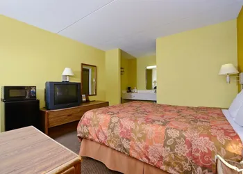 American Inn hotel thumbnail 5