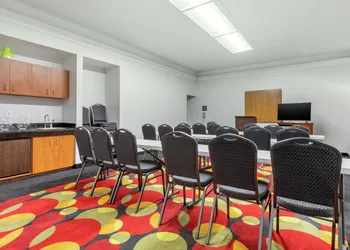 Hampton Inn Brookhaven hotel thumbnail 8