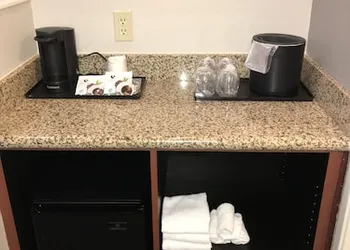 Courtyard by Marriott McAllen Airport hotel thumbnail 3
