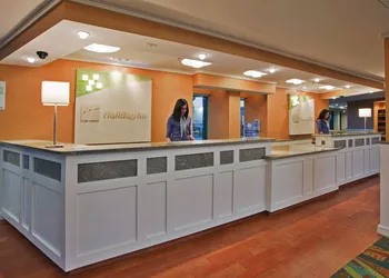 Holiday Inn & Suites Virginia Beach North Beach by IHG hotel thumbnail 2