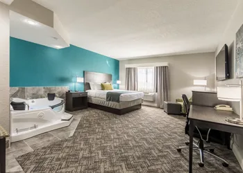 Best Western Plus Sebastian Hotel & Suites hotel thumbnail 6