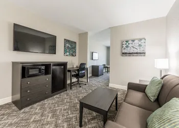 Best Western Plus Sebastian Hotel & Suites hotel thumbnail 8