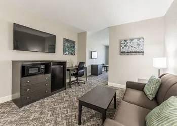 Best Western Plus Sebastian Hotel & Suites hotel thumbnail 8
