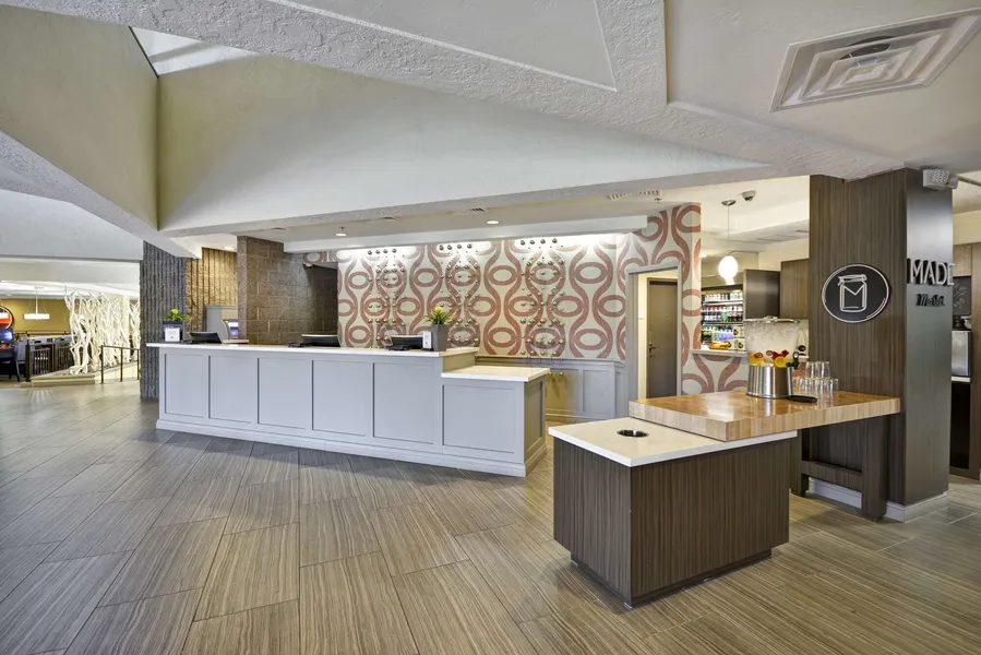 DoubleTree by Hilton Phoenix North hotel detail image 2