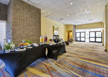 DoubleTree by Hilton Phoenix North hotel thumbnail 3