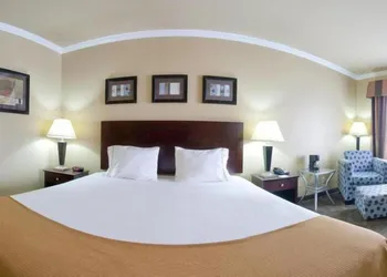 Holiday Inn Express Hotel & Suites Natchitoches by IHG hotel thumbnail 5