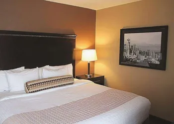 La Quinta Inn & Suites by Wyndham Seattle Downtown hotel thumbnail 5