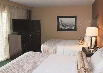 La Quinta Inn & Suites by Wyndham Seattle Downtown hotel thumbnail 6