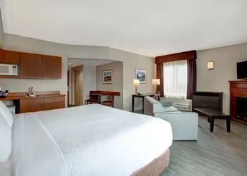 Days Inn & Suites by Wyndham Collingwood hotel thumbnail 4