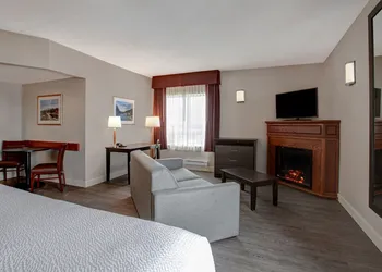 Days Inn & Suites by Wyndham Collingwood hotel thumbnail 6