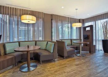Courtyard by Marriott Gulfport Beachfront hotel thumbnail 2