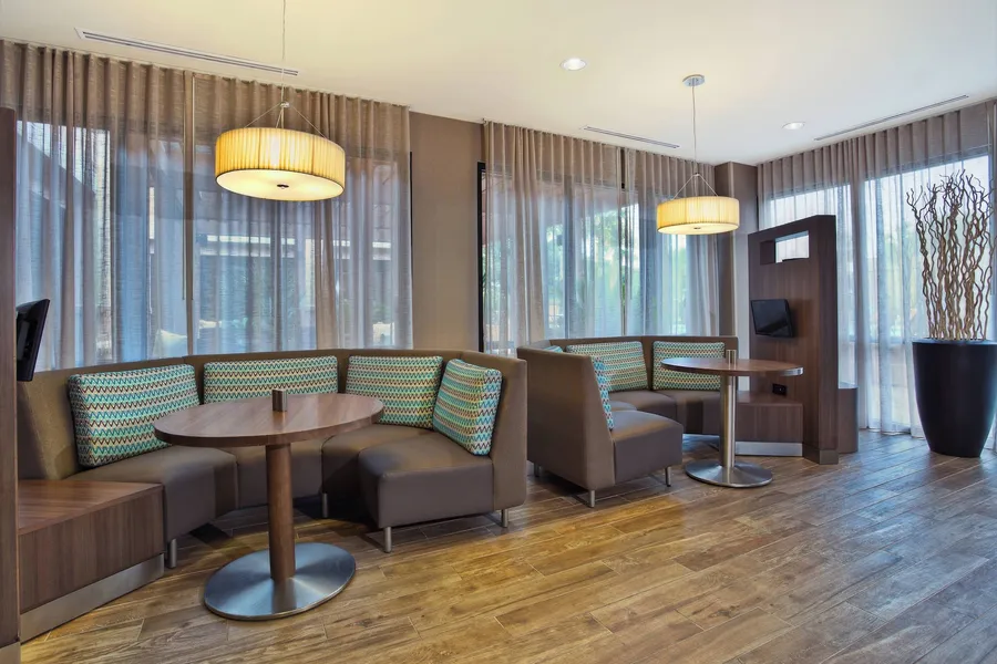 Courtyard by Marriott Gulfport Beachfront hotel detail image 2