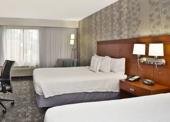 Courtyard by Marriott Gulfport Beachfront hotel thumbnail 5