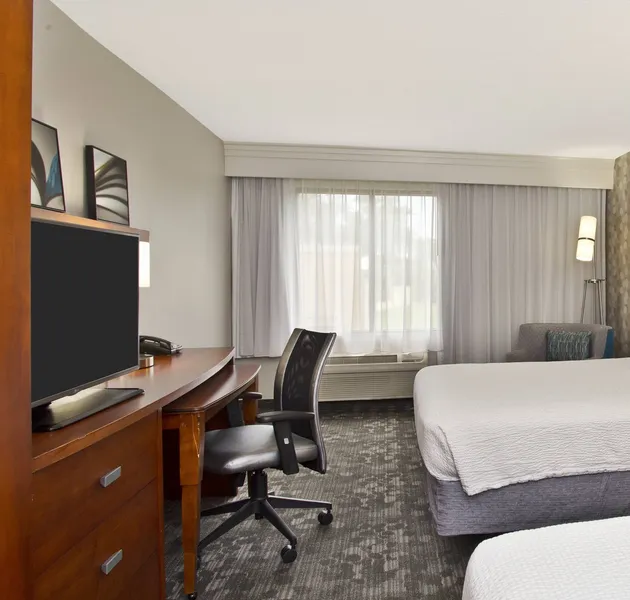 Courtyard by Marriott Gulfport Beachfront hotel detail image 6