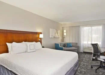 Courtyard by Marriott Gulfport Beachfront hotel thumbnail 7